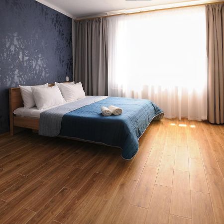 Scandinavian Poltava Apartments With 2 Rooms, 3 Beds 1 Sofa Exteriör bild