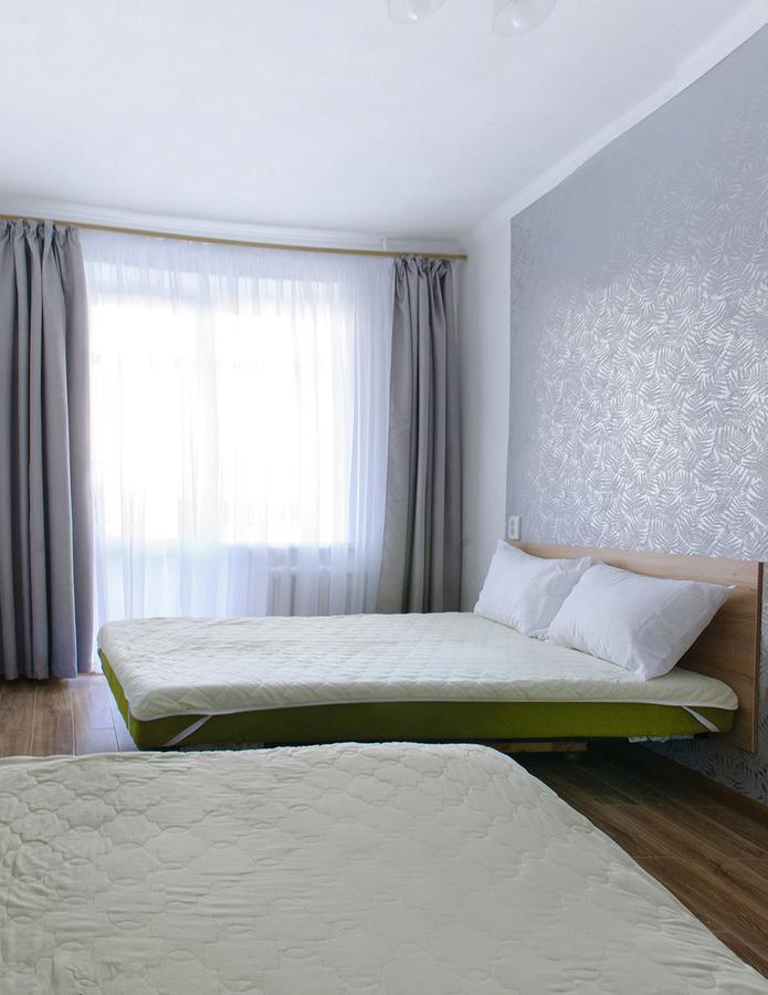 Scandinavian Poltava Apartments With 2 Rooms, 3 Beds 1 Sofa Exteriör bild