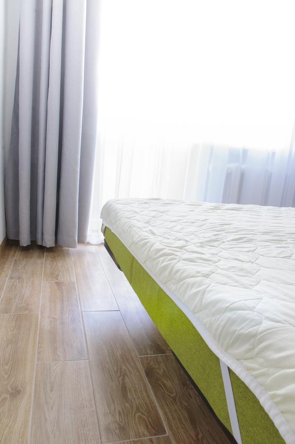 Scandinavian Poltava Apartments With 2 Rooms, 3 Beds 1 Sofa Exteriör bild